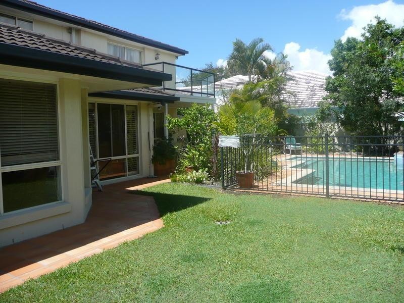 Clear Island Waters QLD 4226