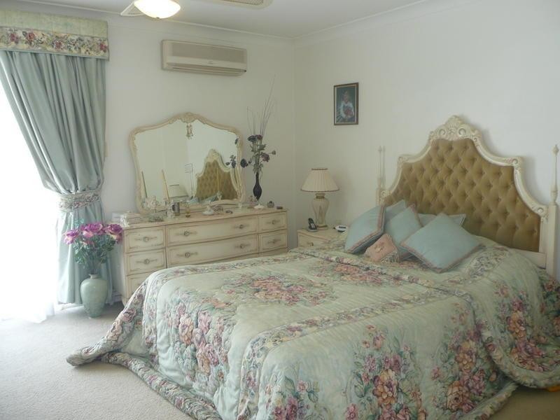 Clear Island Waters QLD 4226