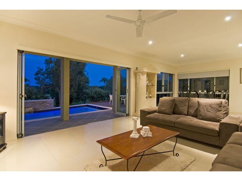 13/145 Palm Meadows Drive, Carrara QLD 4211