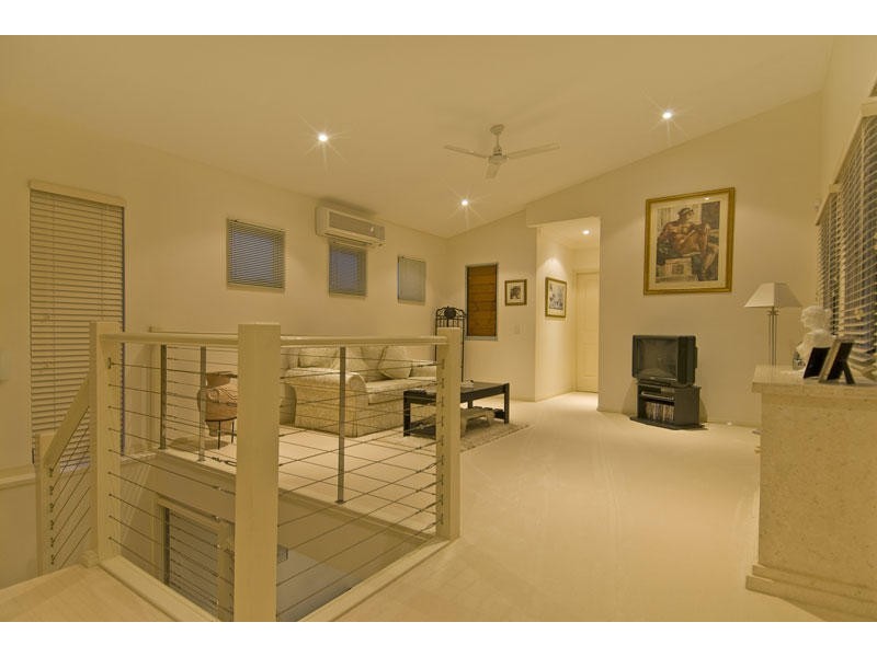 13/145 Palm Meadows Drive, Carrara QLD 4211