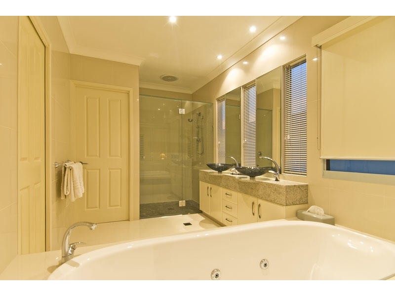 13/145 Palm Meadows Drive, Carrara QLD 4211