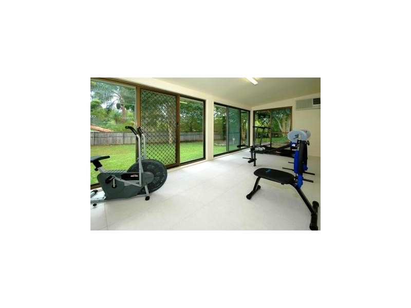 6 Oak Street, Nerang QLD 4211