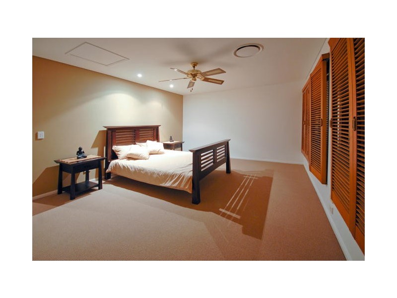 30 Tambourah Drive, Benowa QLD 4217