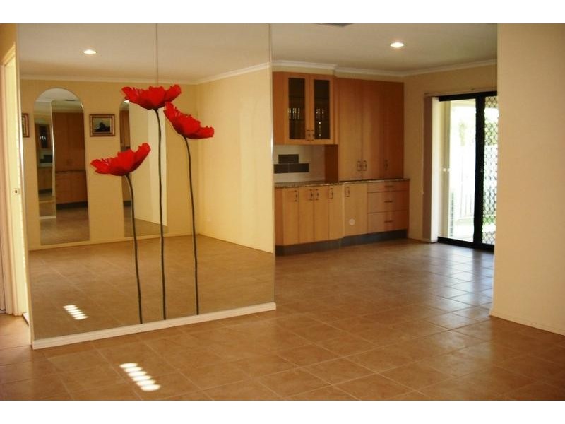 21 Gleneagles Place. 4 Bronberg Court, Southport QLD 4215