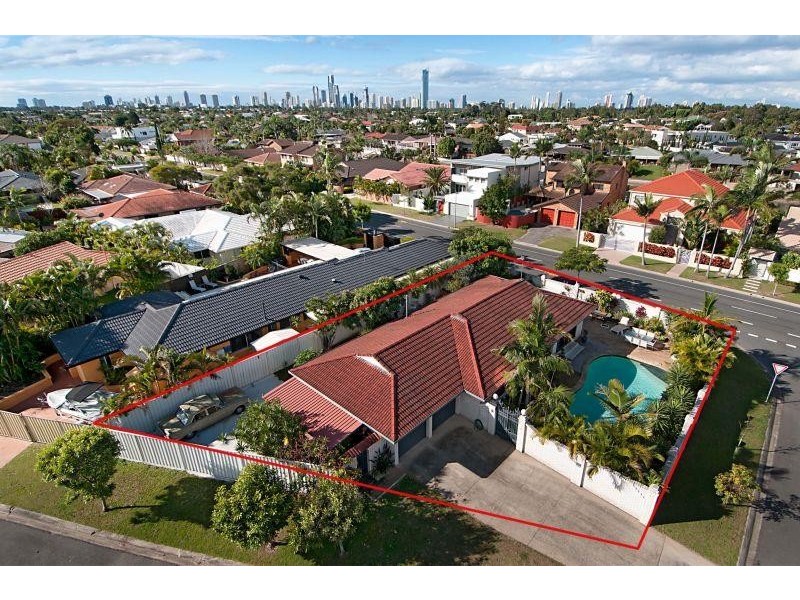 1 Elgin Crescent, Sorrento QLD 4217