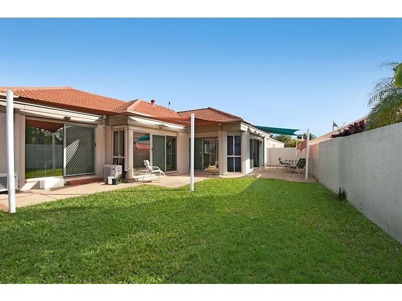 21 Christa Way, Benowa QLD 4217