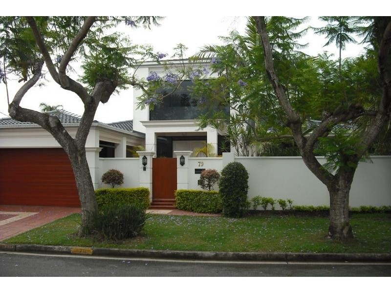 79 Amalfi Drive, Isle Of Capri QLD 4217