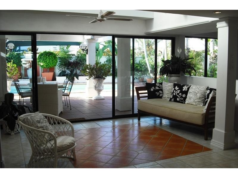 79 Amalfi Drive, Isle Of Capri QLD 4217