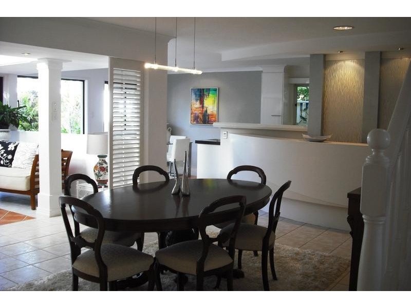 79 Amalfi Drive, Isle Of Capri QLD 4217