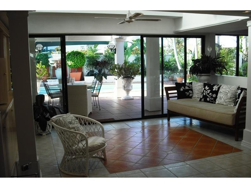 79 Amalfi Drive, Isle Of Capri QLD 4217