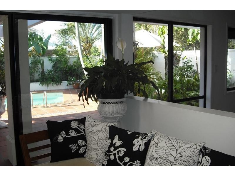 79 Amalfi Drive, Isle Of Capri QLD 4217