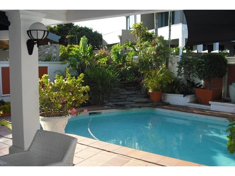 79 Amalfi Drive, Isle Of Capri QLD 4217