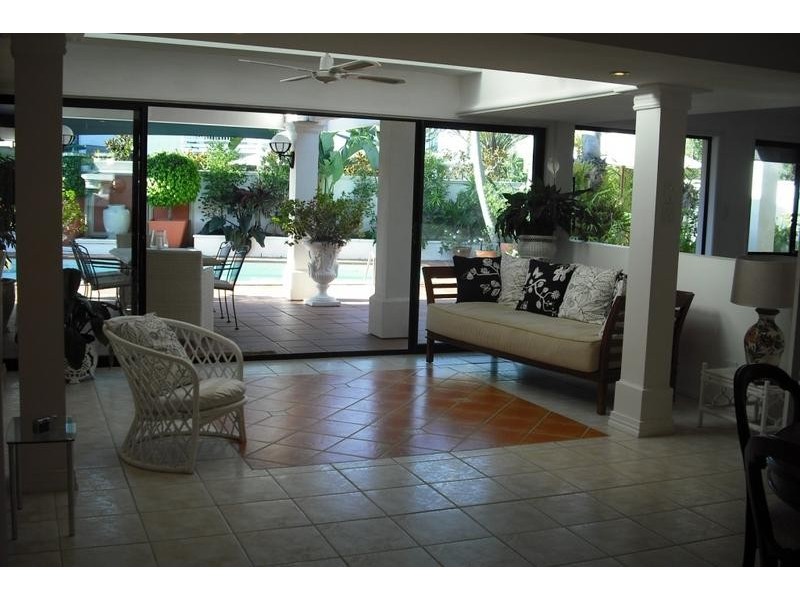 79 Amalfi Drive, Isle Of Capri QLD 4217