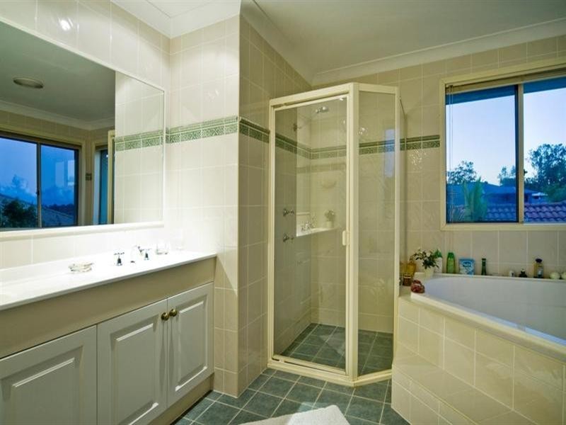 38 Brittany Drive, Oxenford QLD 4210