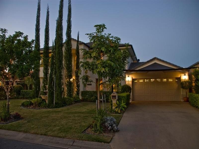 38 Brittany Drive, Oxenford QLD 4210