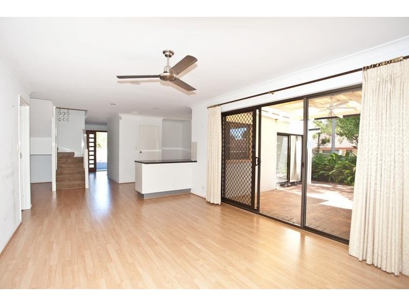 9 Ainsley Avenue, Ashmore QLD 4214