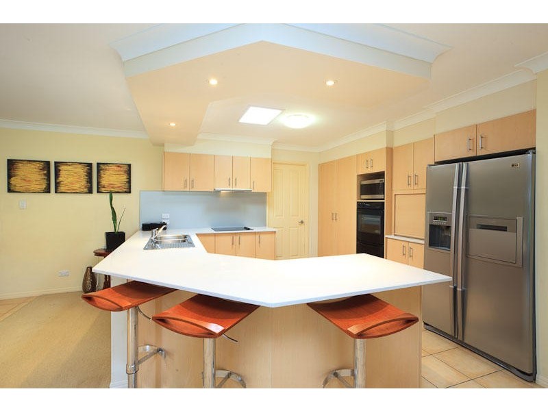 1 Raymond Avenue, Bundall QLD 4217