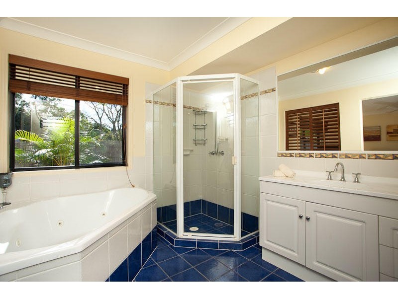 1 Raymond Avenue, Bundall QLD 4217