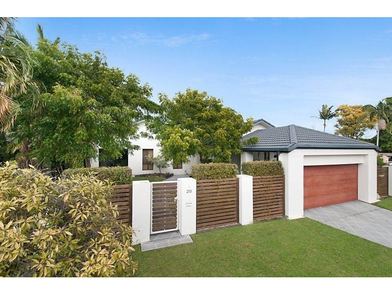 20 Lothian Avenue, Sorrento QLD 4217