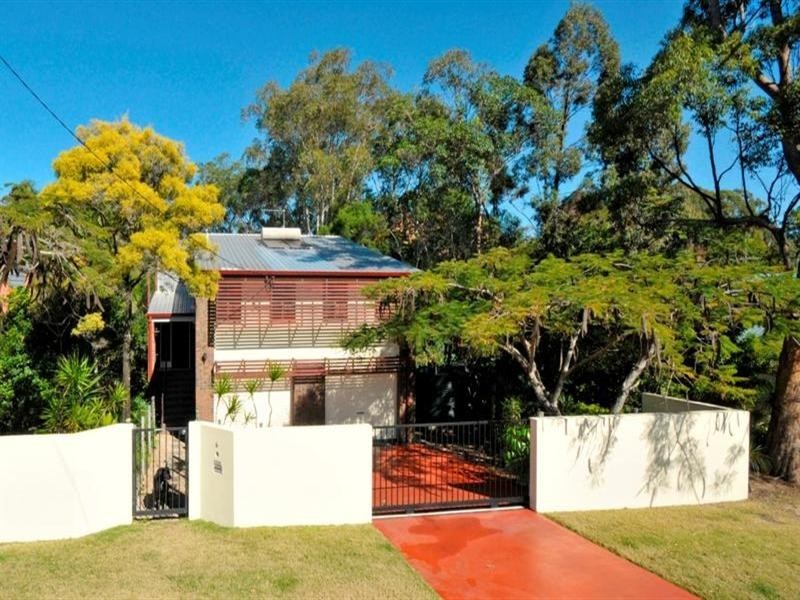 6 The Crescent, Ashmore QLD 4214