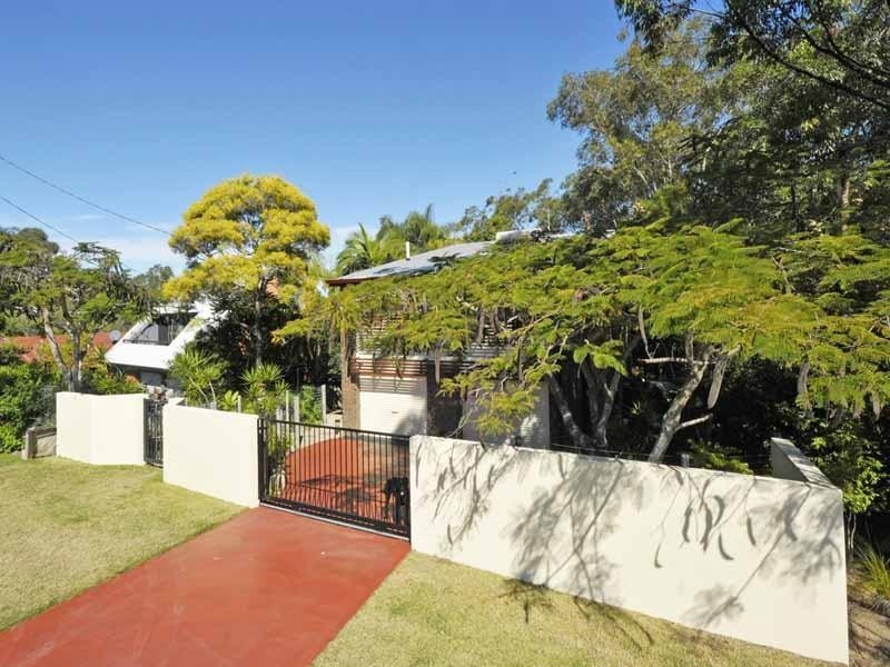 6 The Crescent, Ashmore QLD 4214