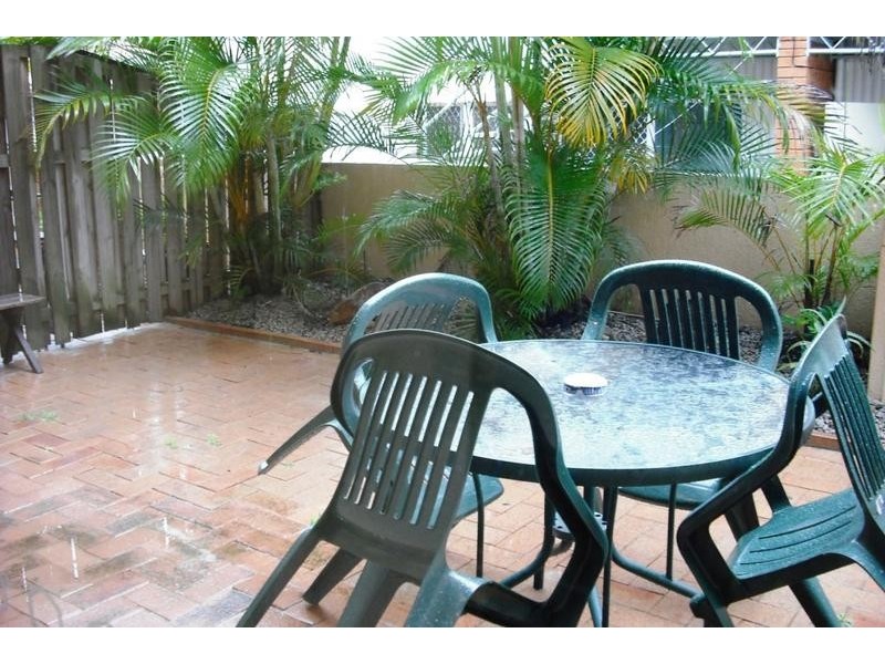 4 Surfers Riverside Apartments.  41 Peninsular Drive, Surfers Paradise QLD 4217