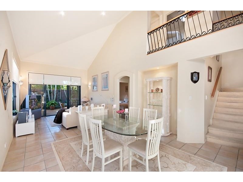 1-18 Poinciana Crescent, Bundall QLD 4217