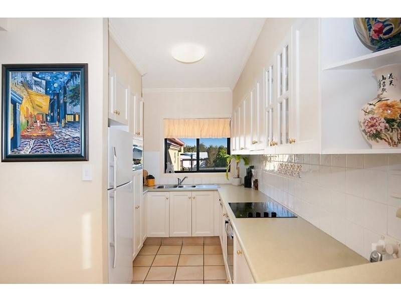 1-18 Poinciana Crescent, Bundall QLD 4217