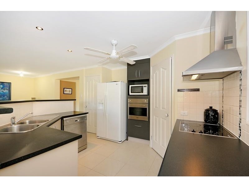 9 Mountain View Crest, Mount Nathan QLD 4211