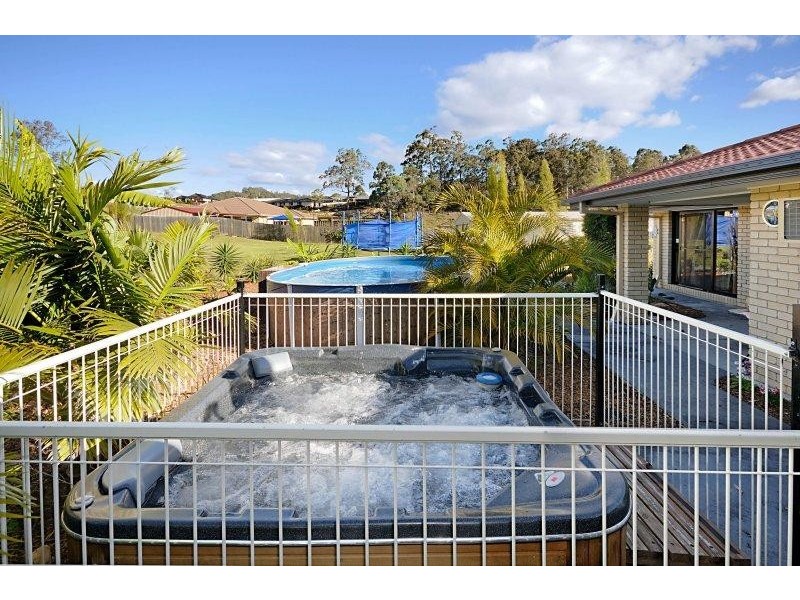 9 Mountain View Crest, Mount Nathan QLD 4211