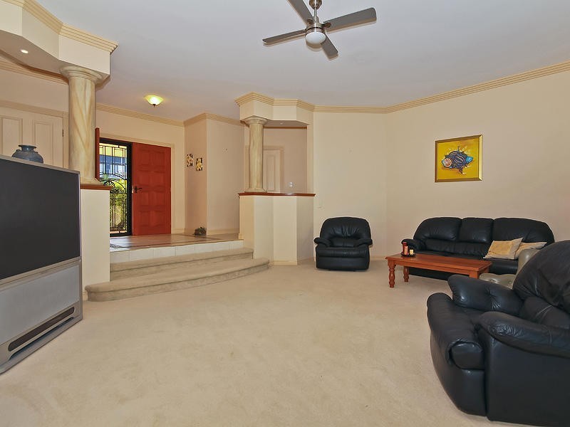 124 Armstrong Way, Highland Park QLD 4211