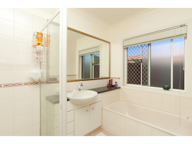 10 Abby Crescent, Ashmore QLD 4214