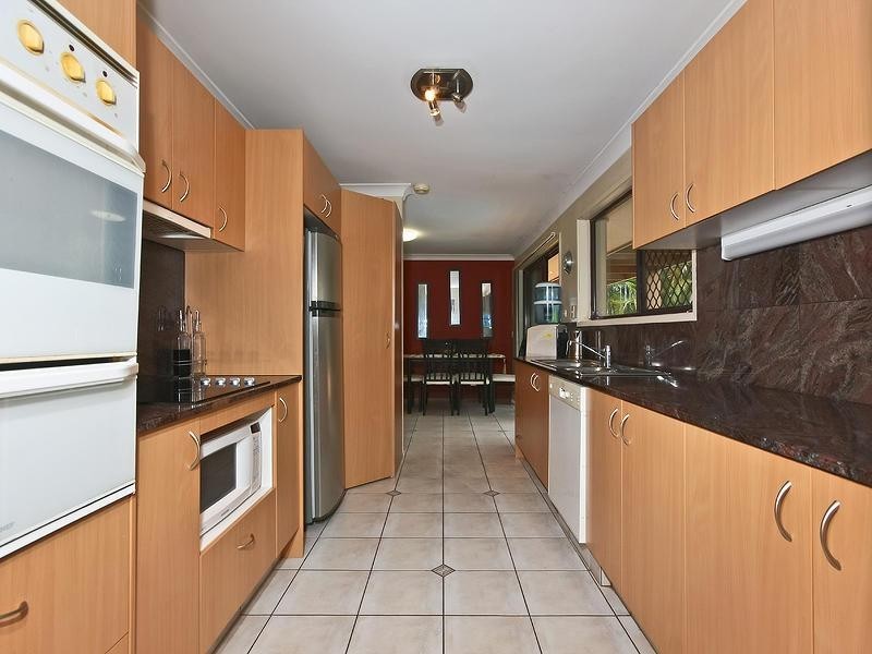 80 Binalong Drive, Ashmore QLD 4214