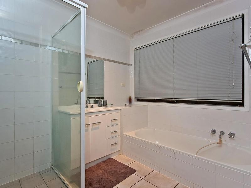 80 Binalong Drive, Ashmore QLD 4214