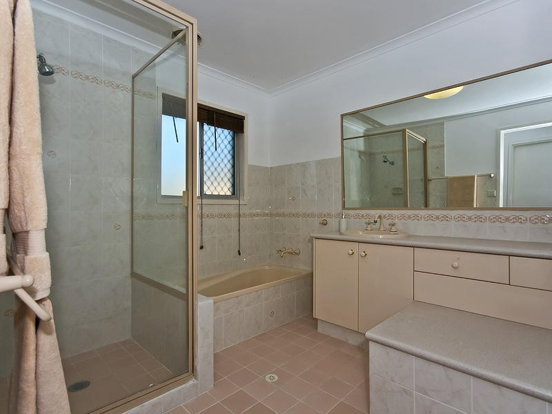 1 Yangoora Crescent, Ashmore QLD 4214