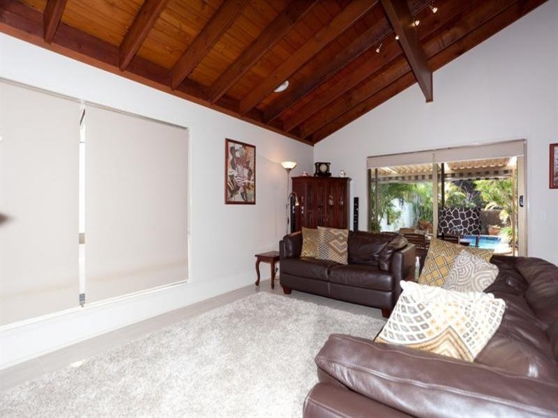 7 Penola Place, Ashmore QLD 4214