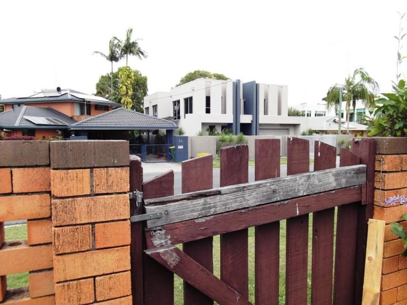 21 Yacht Street, Southport QLD 4215