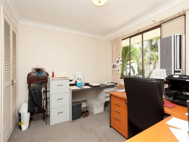 1 Elgin Crescent, Sorrento QLD 4217