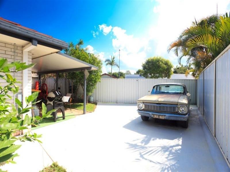 1 Elgin Crescent, Sorrento QLD 4217