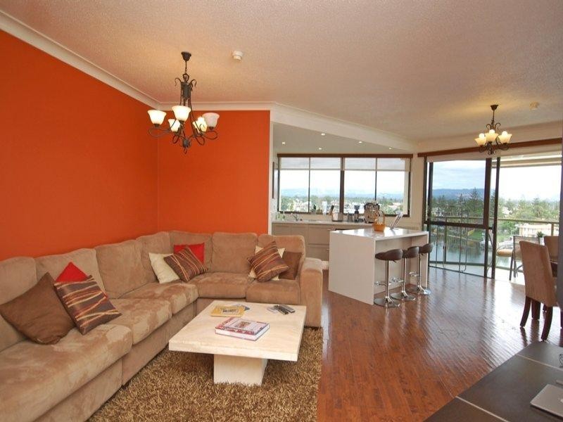 19 Surfers Hawaiian.  2890 Gold Coast Highway, Surfers Paradise QLD 4217