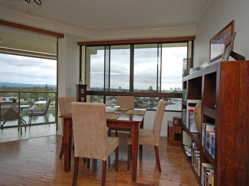 19 Surfers Hawaiian.  2890 Gold Coast Highway, Surfers Paradise QLD 4217