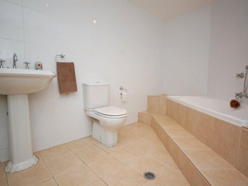 19 Surfers Hawaiian.  2890 Gold Coast Highway, Surfers Paradise QLD 4217