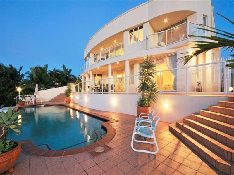 15 Karabella Court, Mermaid Waters QLD 4218
