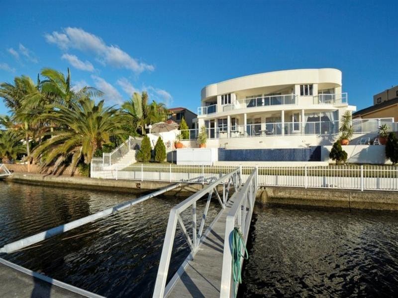 15 Karabella Court, Mermaid Waters QLD 4218
