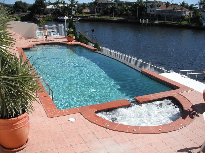 15 Karabella Court, Mermaid Waters QLD 4218