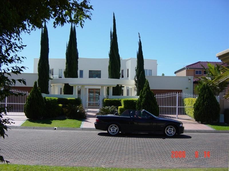 15 Karabella Court, Mermaid Waters QLD 4218