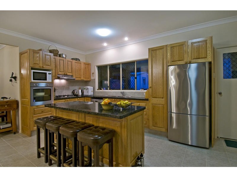 6 Charles Court, Bonogin QLD 4213