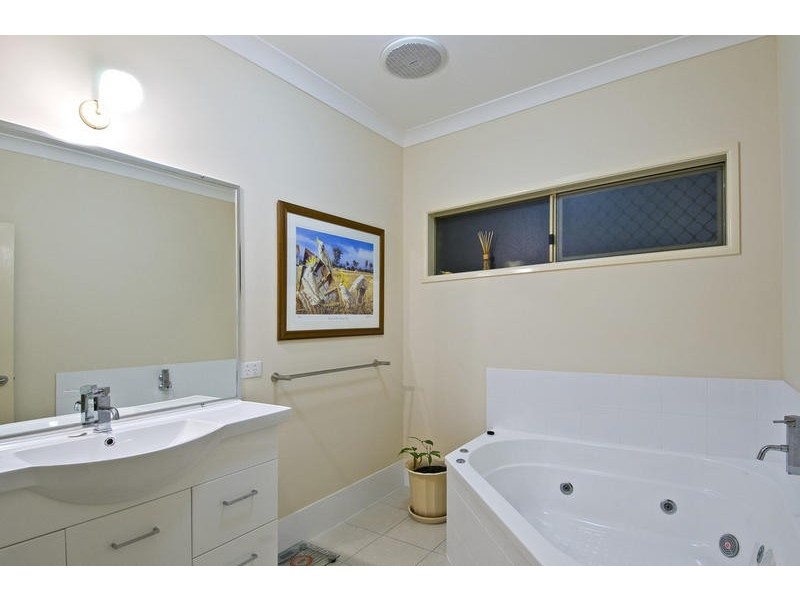 6 Charles Court, Bonogin QLD 4213