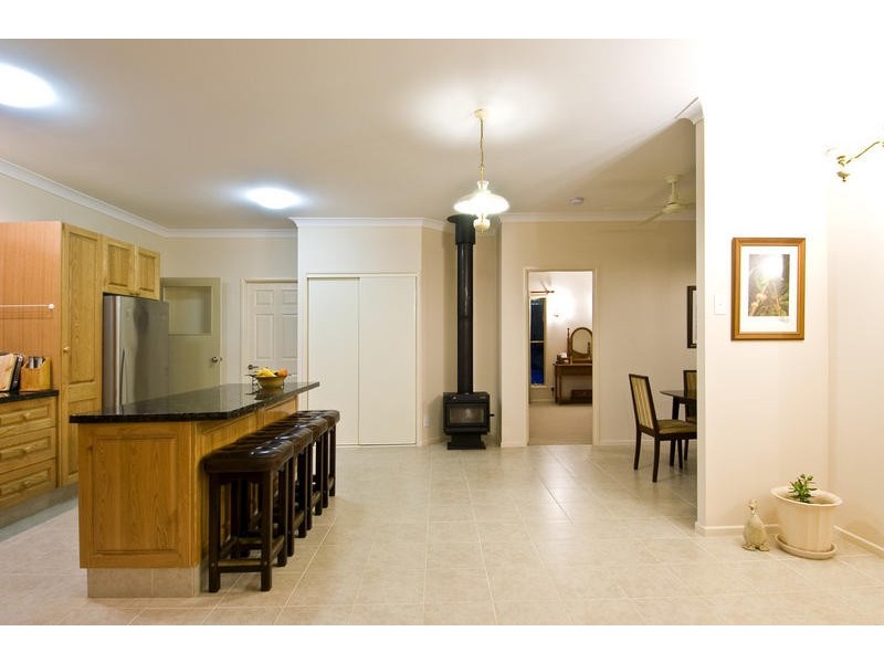 6 Charles Court, Bonogin QLD 4213