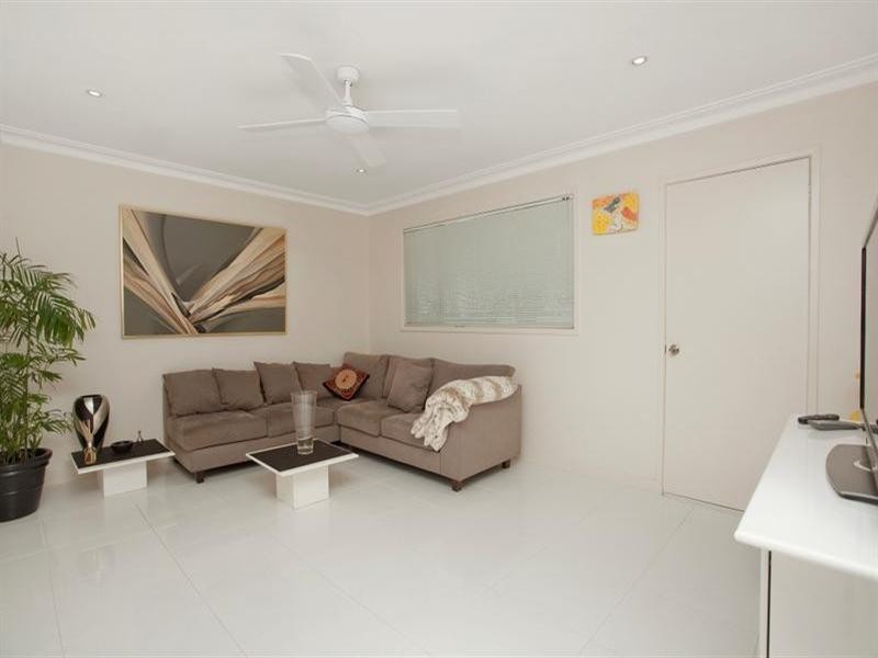 24 Rapallo Avenue, Isle Of Capri QLD 4217